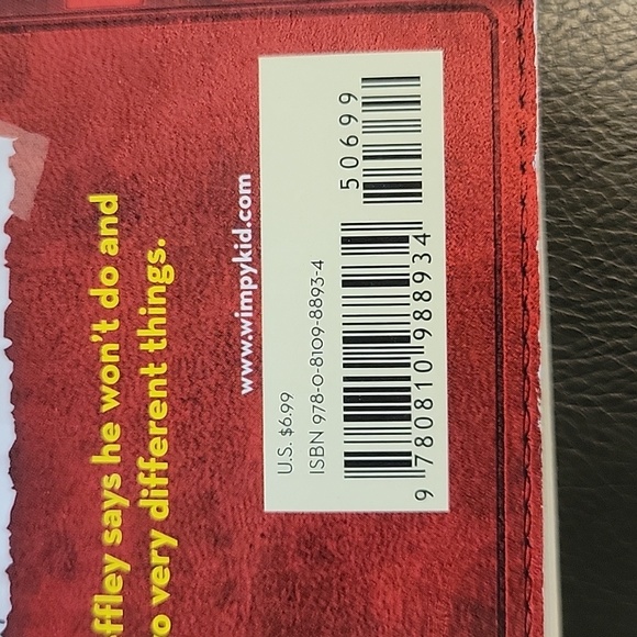 Set of 2 Diary of a Wimpy Kid books - Picture 8 of 8